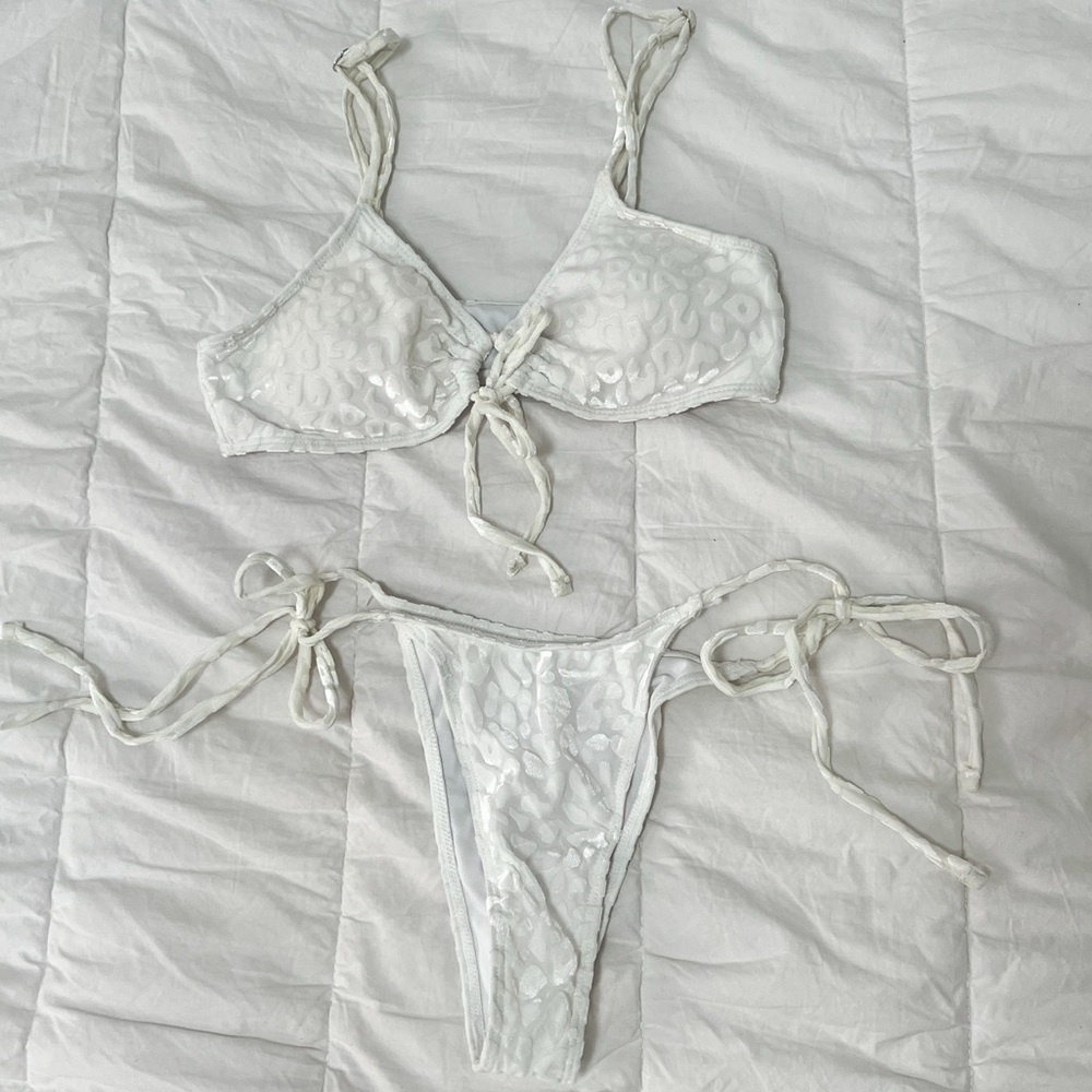 SHEIN Velvet Pattern Bikini Set